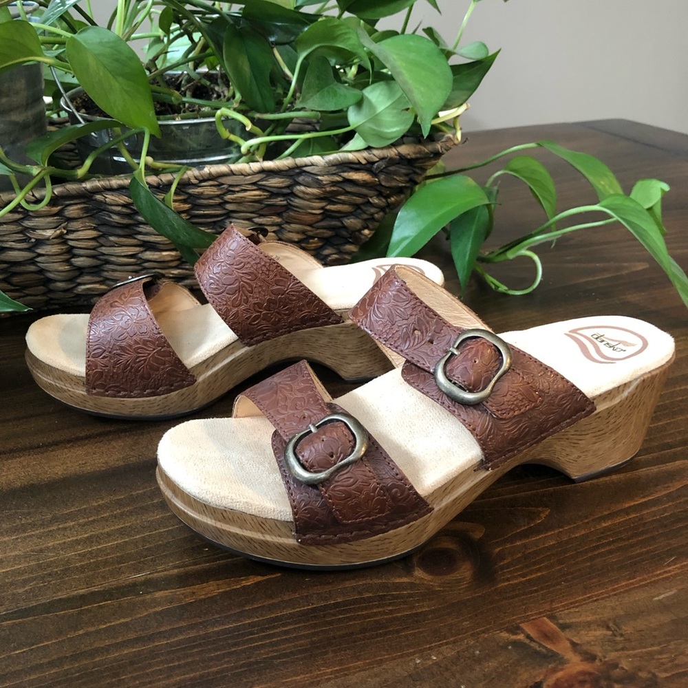 Dansko sandals womens size 39 (8.5-9)
